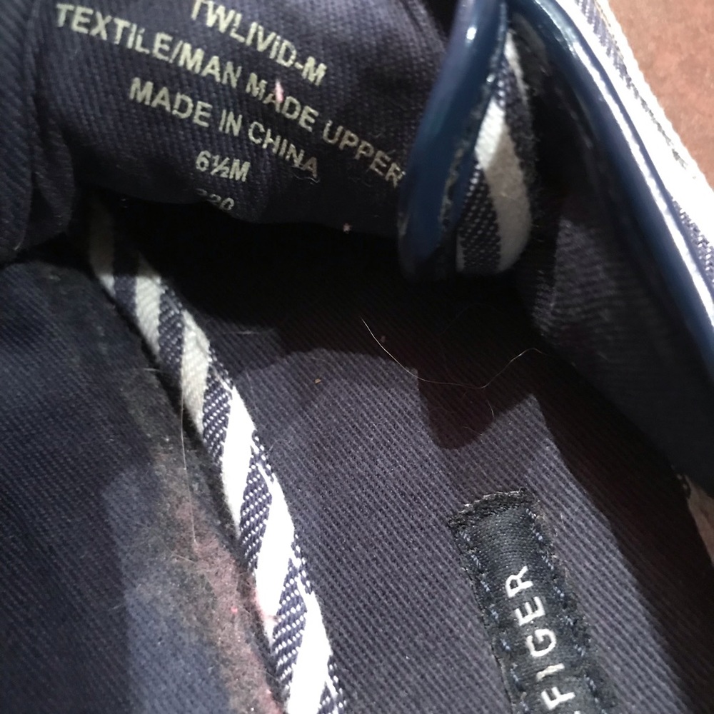 TOMMY HILFIGER STRIPED SNEAKERS SIZE 6.5 - Picture 7 of 8